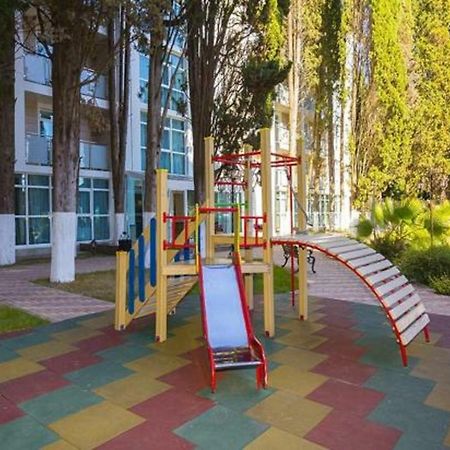 Hotel Cheluskintsev 加格拉 外观 照片