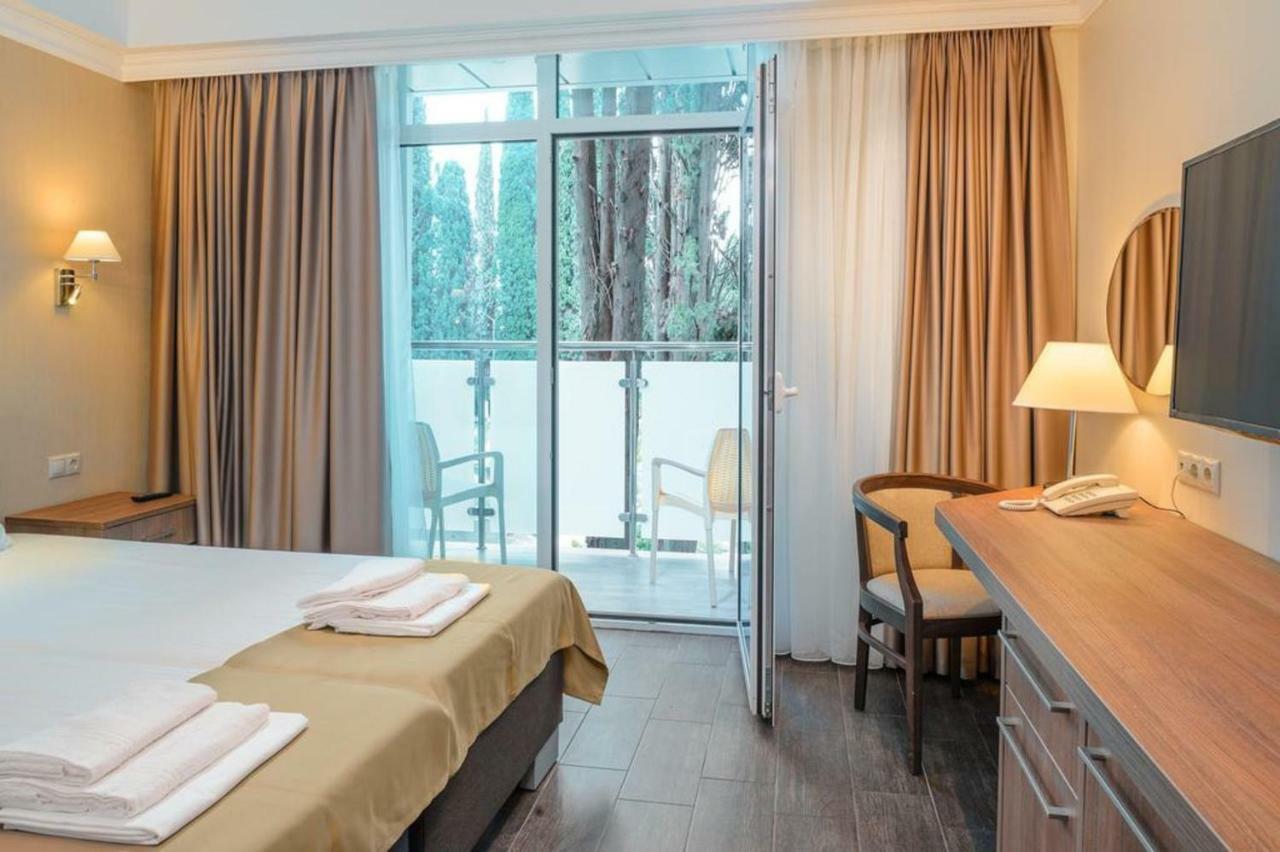 Hotel Cheluskintsev 加格拉 外观 照片