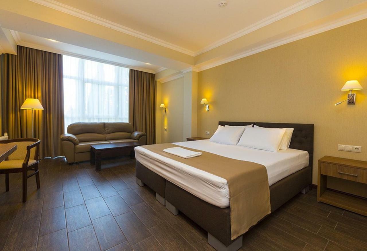 Hotel Cheluskintsev 加格拉 外观 照片